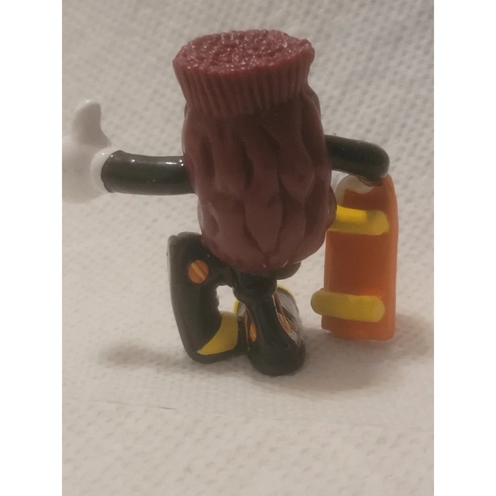 California Raisin Young Raisin Buster W/Skateboard 2